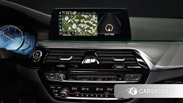 BMW 5 Series (G30) 2018 Серебристо-серый из Кореи, фото 5