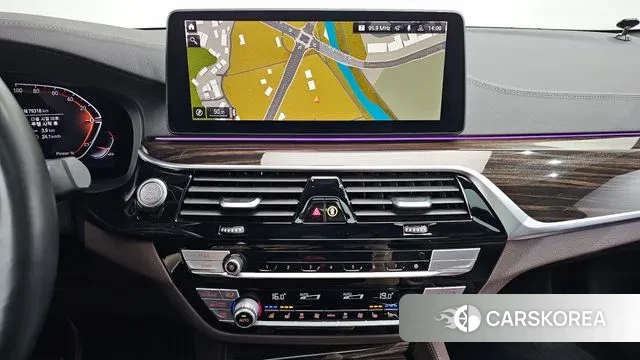 BMW 5 Series (G30) 2022 Черный из Кореи, фото 5