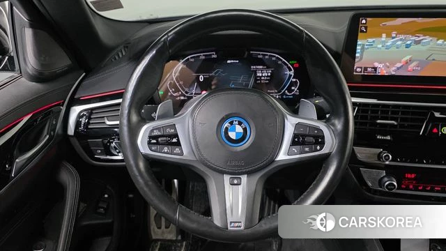 BMW 5 Series (G30) 2022 Серебристо-серый из Кореи, фото 5