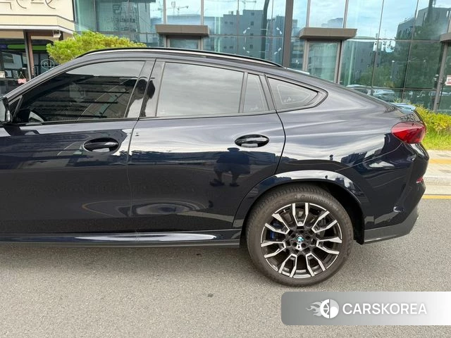 BMW X6 (G06) 2025 Черный из Кореи, фото 5