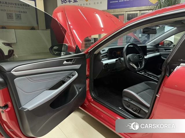 Volkswagen Lingdu 2022 Красный из Китая, фото 5