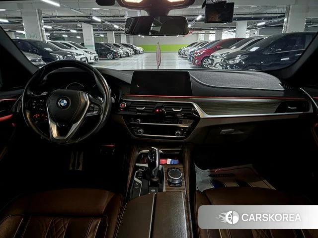 BMW 5 Series (G30) 2018 Белый из Кореи, фото 5