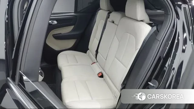 Volvo XC40 2024 Черный из Кореи, фото 5