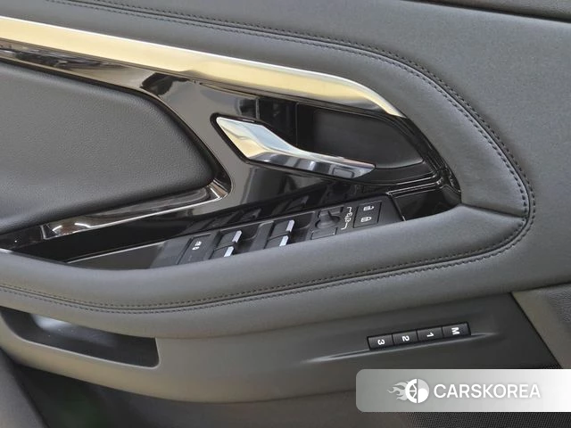 Land Rover Range Rover Evoque 2nd Generation 2023 Белый из Кореи, фото 5