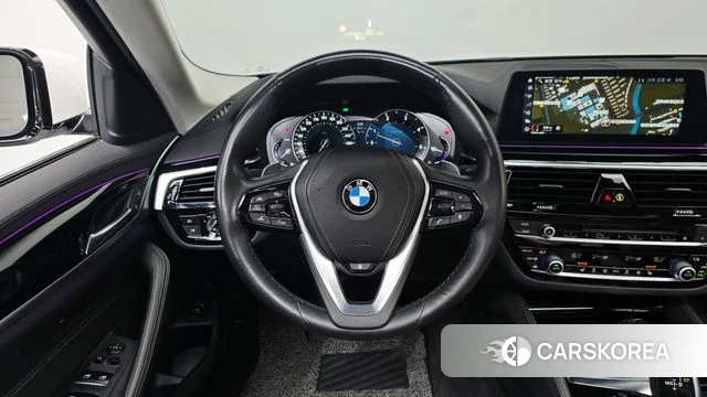 BMW 5 Series (G30) 2018 Белый из Кореи, фото 5