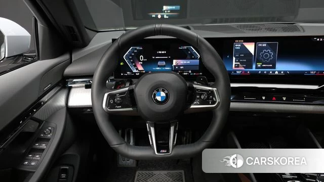 BMW 5 Series (G60) 2024 Серебристо-серый из Кореи, фото 5