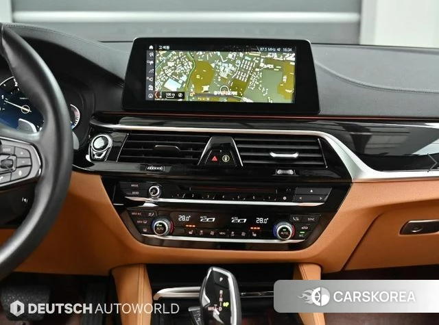 BMW 5 Series (G30) 2018 Синий из Кореи, фото 5