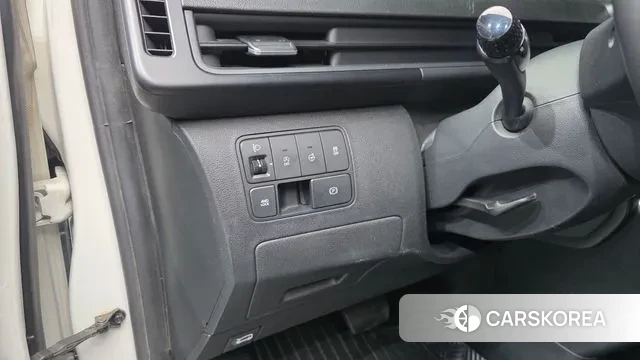 Hyundai Staria 2022 Белый из Кореи, фото 5