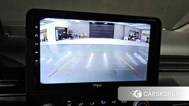 Hyundai Staria 2023 Желтый из Кореи, фото 5