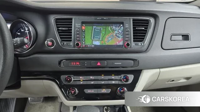 Kia The New Carnival 2019 Серебряный из Кореи, фото 5