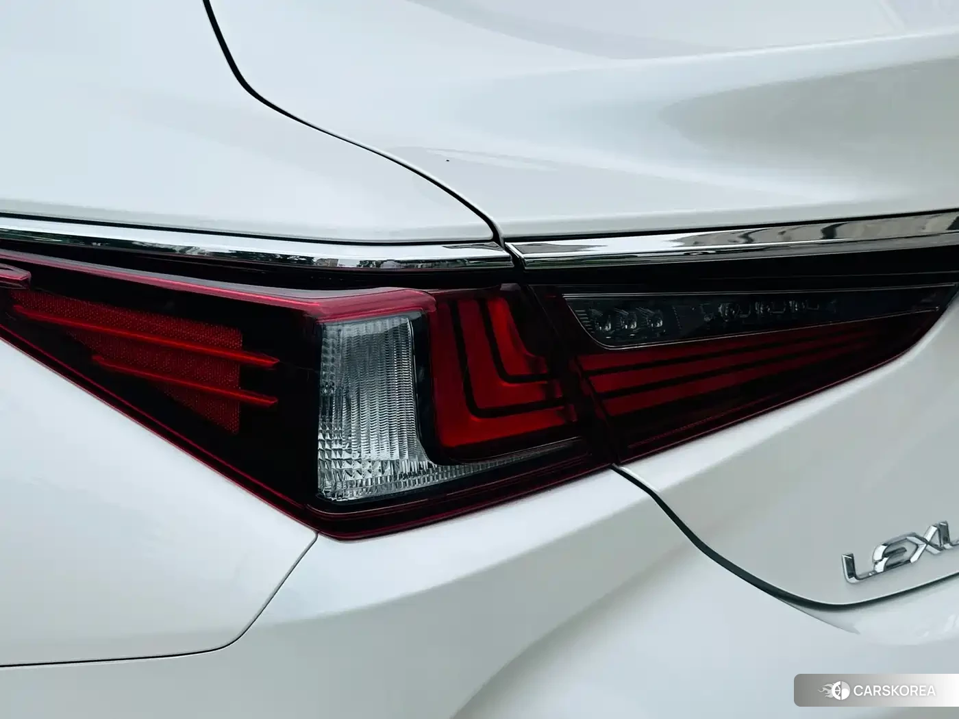 Lexus ES 2023 Белый из Китая, фото 5
