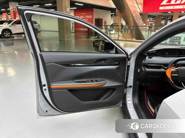 Chang'an UNI-V 2022 Серебристо-серый из Китая, фото 5
