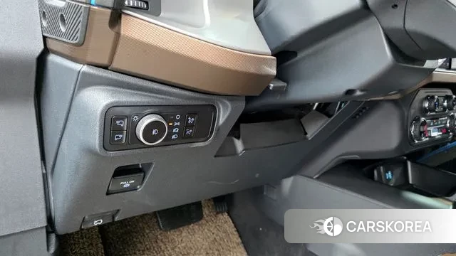 Ford Bronco 6th Generation 2023 Серый из Кореи, фото 5