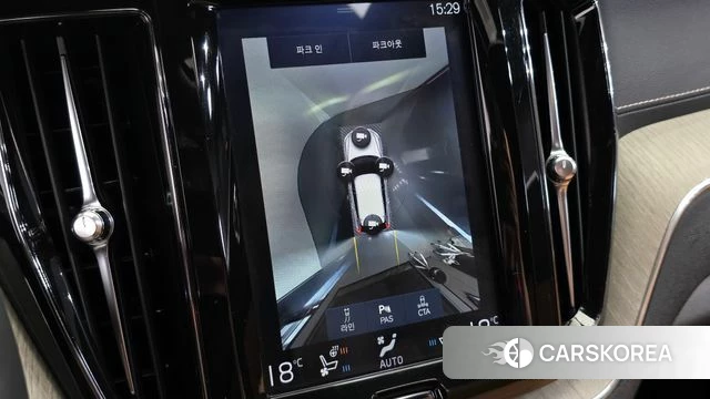 Volvo XC60 second Generation 2018 Белый из Кореи, фото 5