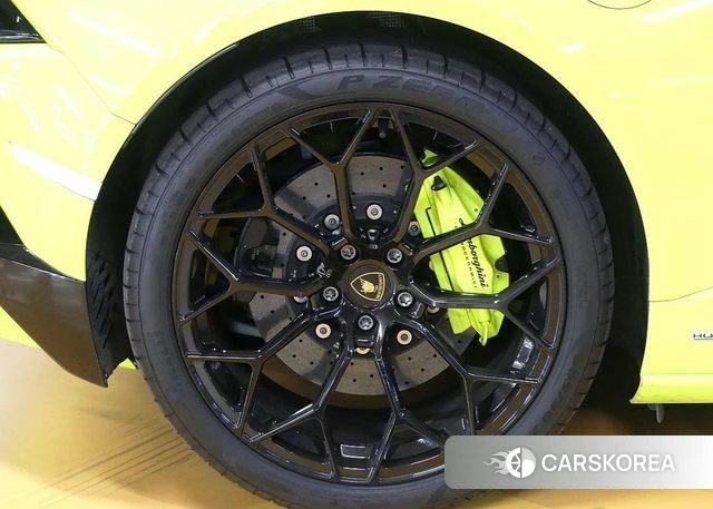 Lamborghini Huracan 2022 Светло-зеленый из Кореи, фото 5
