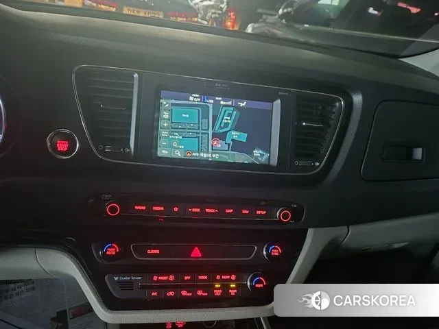 Kia The New Carnival 2018 Серебряный из Кореи, фото 5