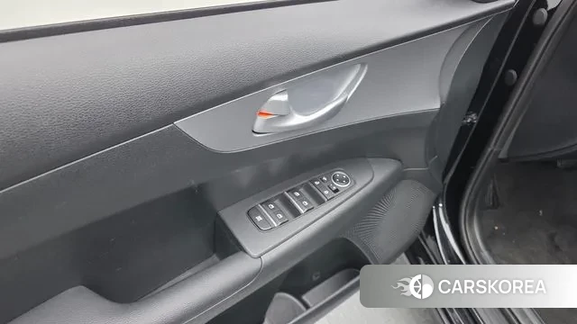 Kia The New K3 2nd generation 2023 Черный из Кореи, фото 5