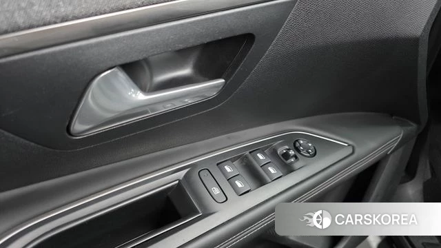 Peugeot 3008 second generation 2018 Белый из Кореи, фото 5