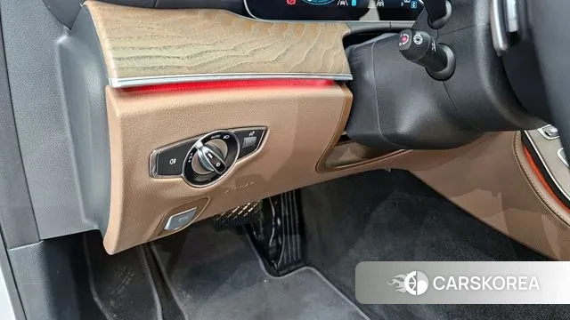 Mercedes-Benz E-Class W213 2023 Белый из Кореи, фото 5