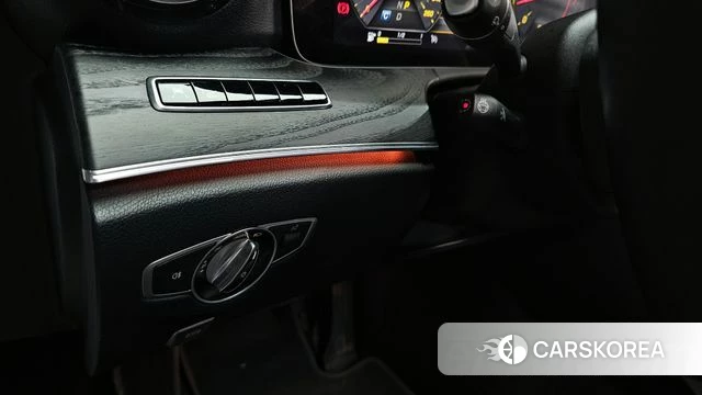 Mercedes-Benz E-Class W213 2019 Белый из Кореи, фото 5