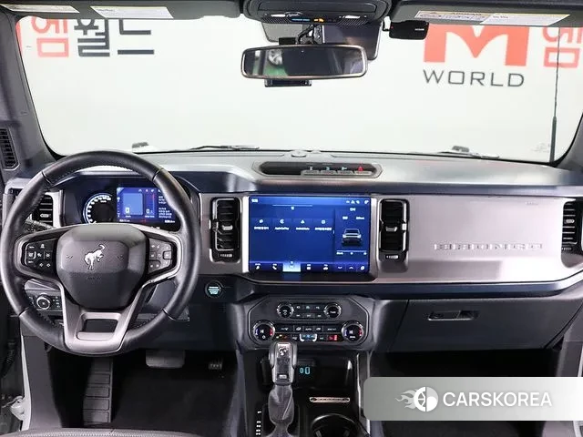 Ford Bronco 6th Generation 2023 Светло-серебряный цвет из Кореи, фото 5