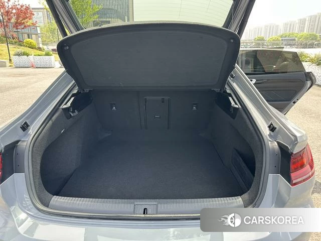 Volkswagen CC 2022 Серебристо-серый из Китая, фото 5