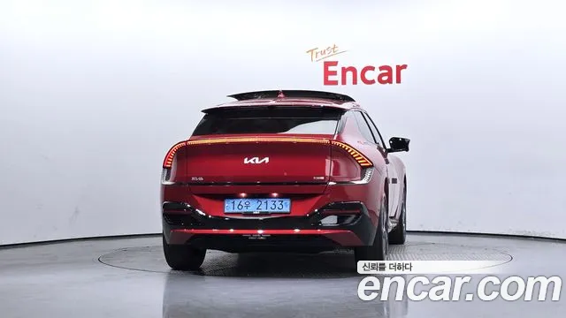 Kia EV6 2023 Красный из Кореи, фото 5