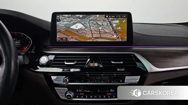 BMW 5 Series (G30) 2020 Белый из Кореи, фото 5