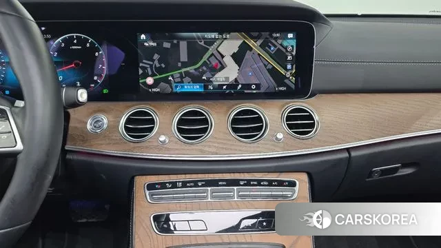 Mercedes-Benz E-Class W213 2023 Черный из Кореи, фото 5