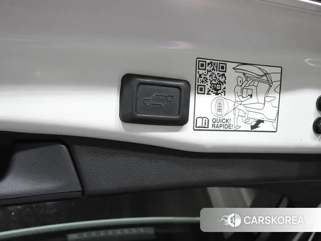 Toyota RAV4 5th Generation 2023 Белый из Кореи, фото 5