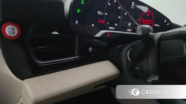 Porsche Taycan 2022 Белый из Кореи, фото 5