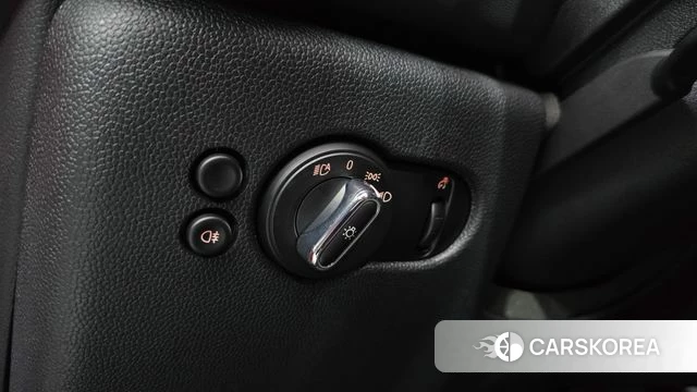 Mini Cooper 2023 Красный из Кореи, фото 5