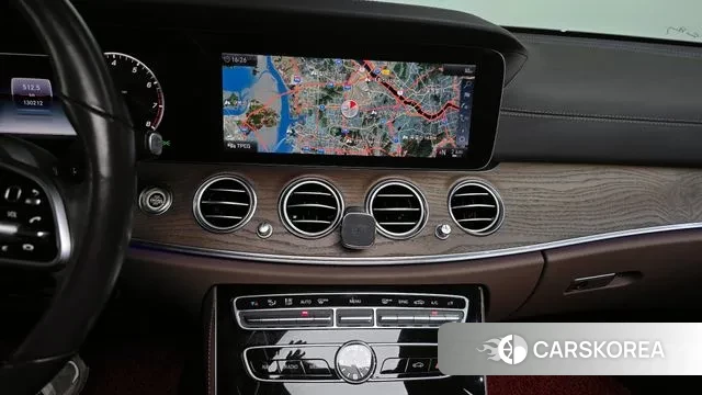 Mercedes-Benz E-Class W213 2018 Серый из Кореи, фото 5