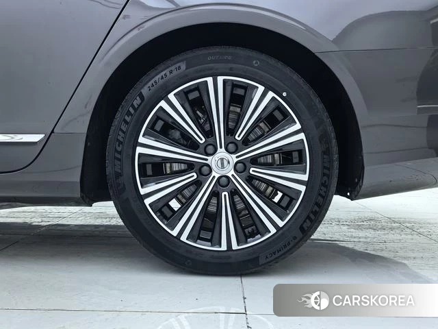 Volvo S90 2022 Темно-серый из Китая, фото 5