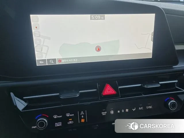 Kia Di Ol Nu Niro 2025 Серебристо-серый из Кореи, фото 5