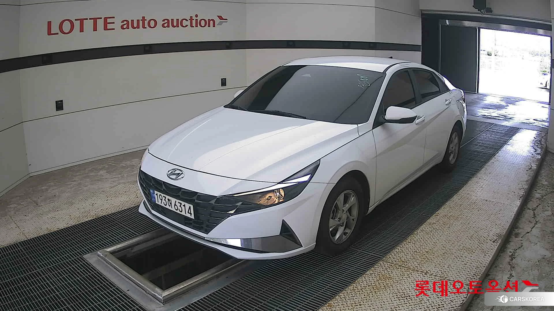 Hyundai Avante 2023 Polar White из Кореи, фото 5