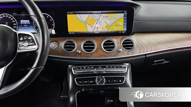 Mercedes-Benz E-Class W213 2018 Серый из Кореи, фото 5