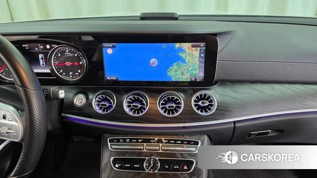 Mercedes-Benz E-Class W213 2018 Белый из Кореи, фото 5