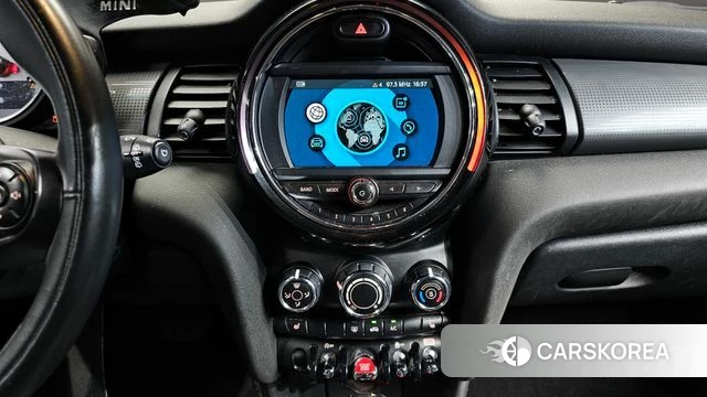 Mini Cooper 2018 Черный из Кореи, фото 5