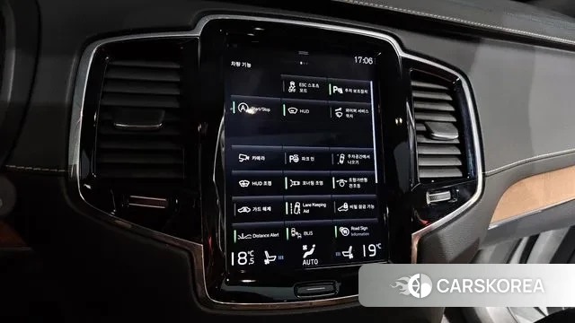 Volvo XC90 second Generation 2018 Белый из Кореи, фото 5