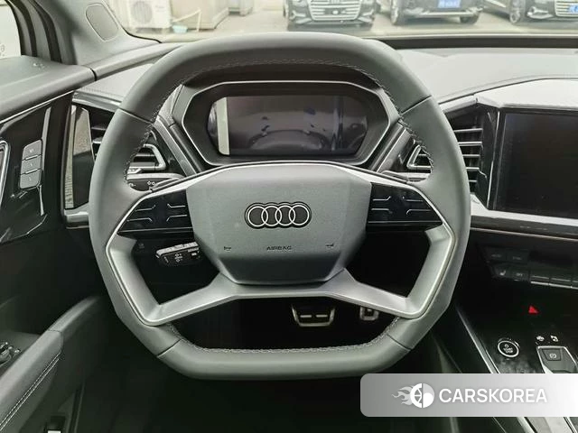 Audi Q4 e-tron 2022 Белый из Китая, фото 5
