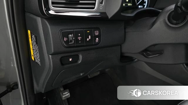 Kia Niro 2019 Серебристо-серый из Кореи, фото 5