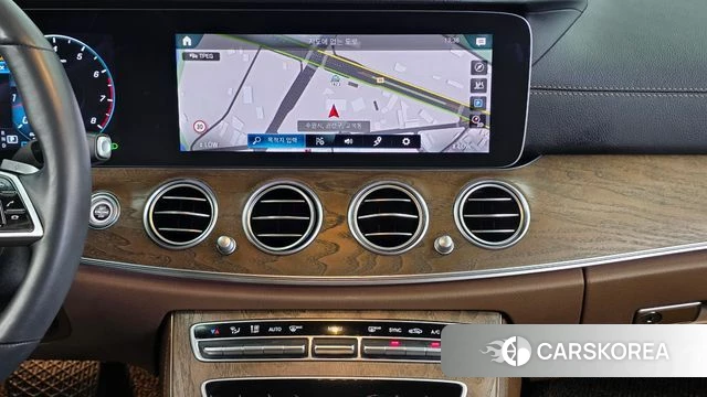 Mercedes-Benz E-Class W213 2022 Белый из Кореи, фото 5