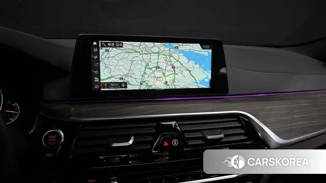 BMW 5 Series (G30) 2018 Белый из Кореи, фото 5