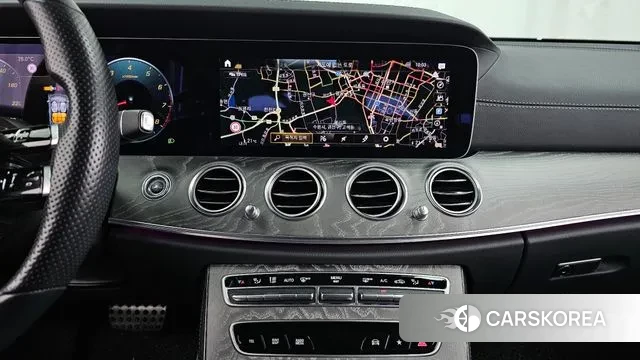 Mercedes-Benz E-Class W213 2021 Белый из Кореи, фото 5