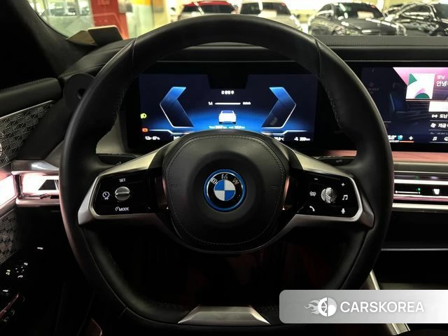 BMW i7 (G70) 2023 Белый из Кореи, фото 5