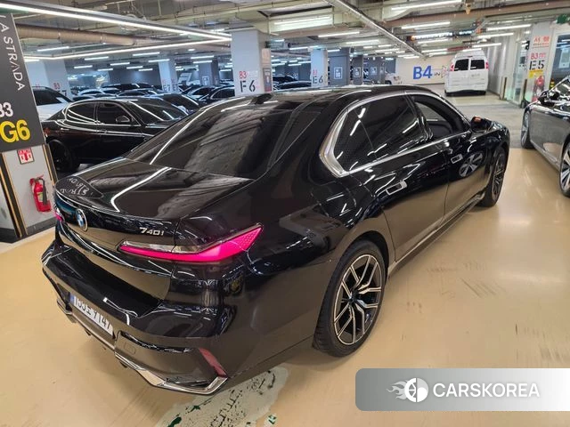 BMW 7 Series (G70) 2025 Черный из Кореи, фото 5