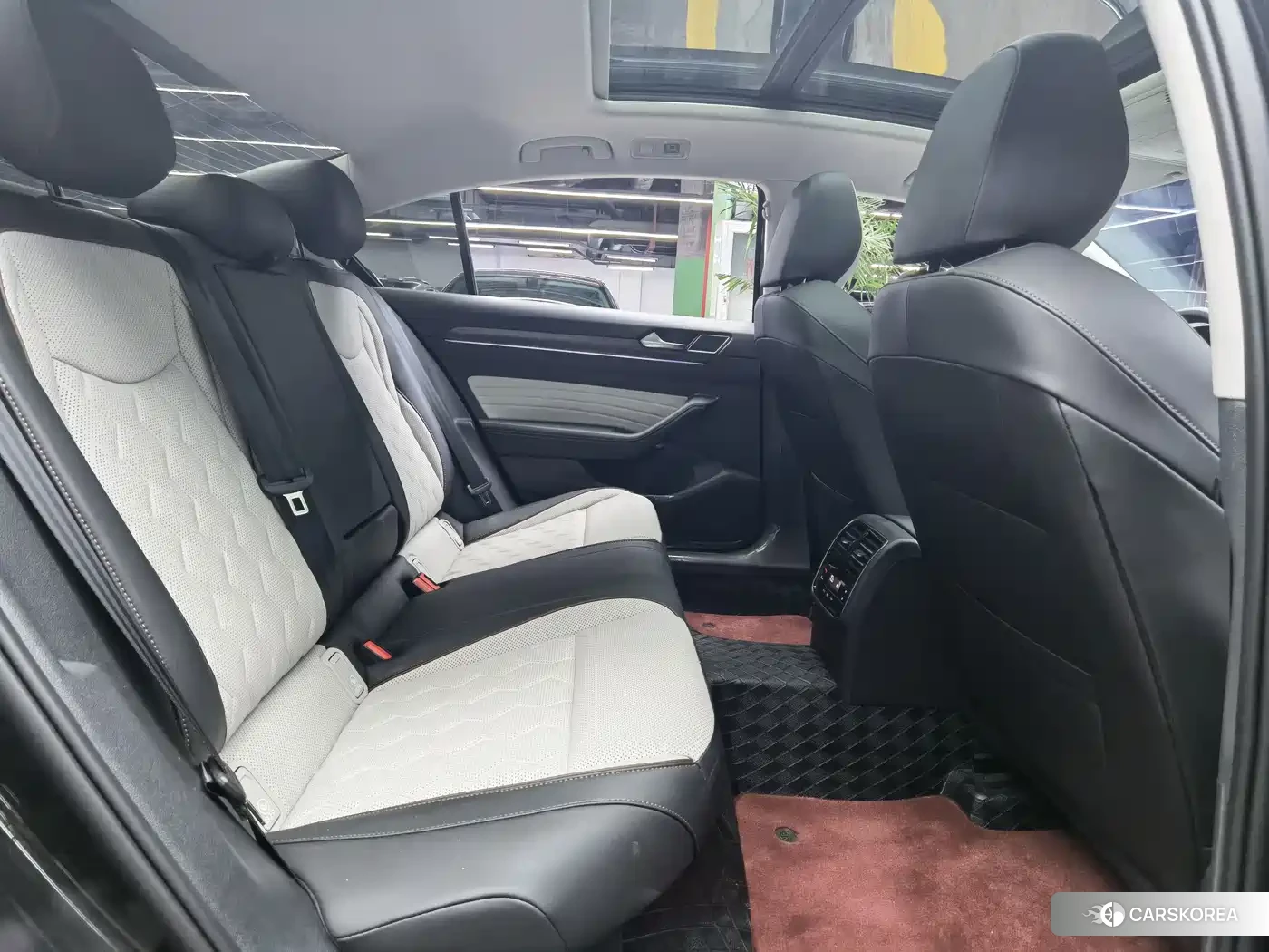 Volkswagen Magotan 2026 Черный из Китая, фото 5