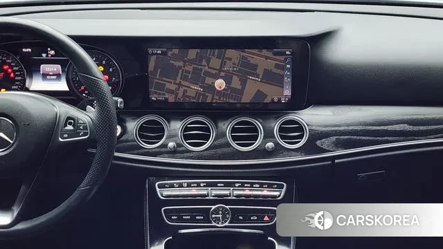 Mercedes-Benz E-Class W213 2018 Белый из Кореи, фото 5