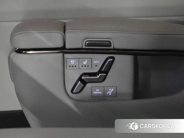 Lexus LM Second Generation 2025 Черный из Кореи, фото 5